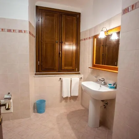 Ousia Bed & Breakfast *